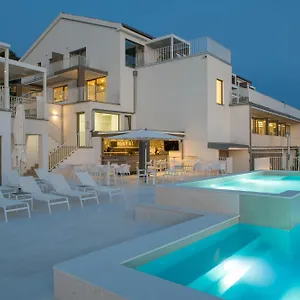 Zlatni Zalaz,apartments,supetarska Draga Apartman
